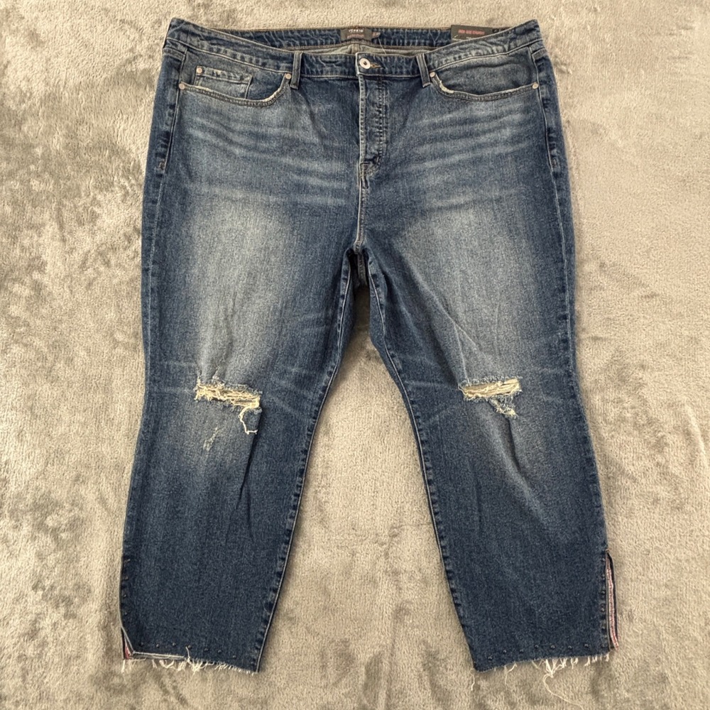 Torrid High-Rise Straight Ankle Jean Plus 26R Distressed Stretch Studded Raw Hem